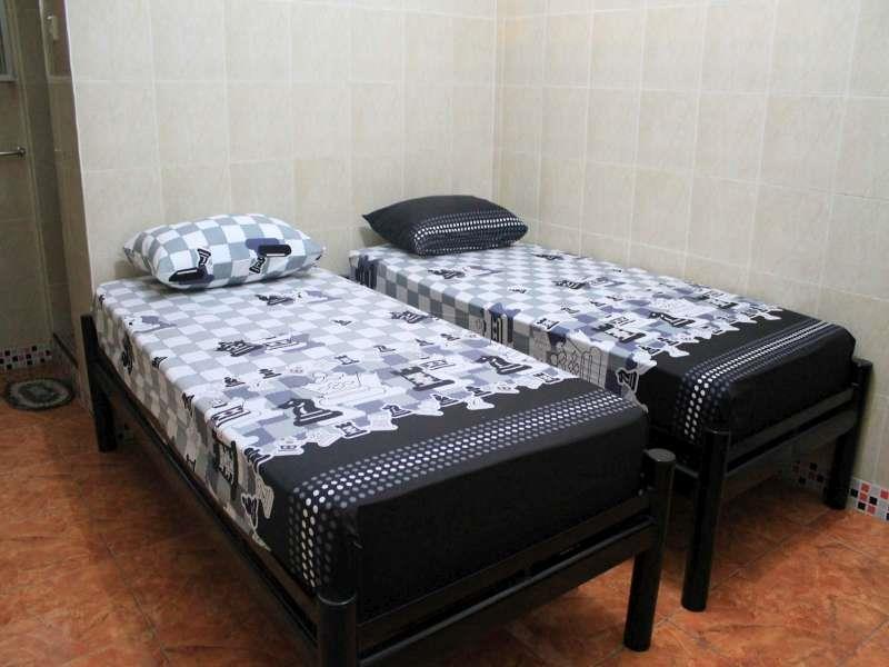 Tri Star Homestay Madiun Bagian luar foto